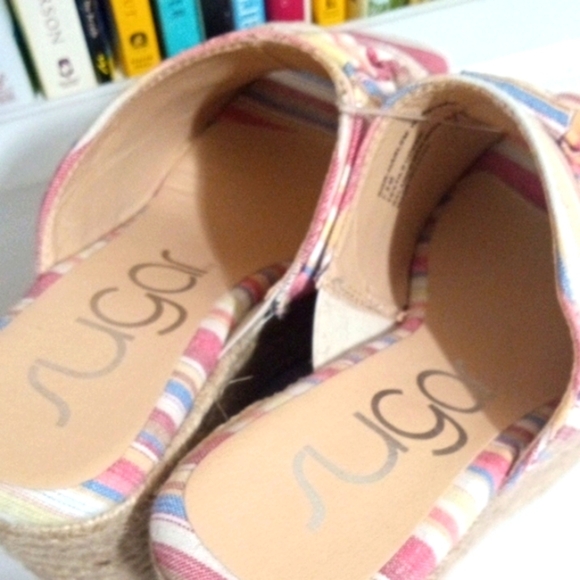SUGAR MULTICOLOR STRIPE WOVEN WEDGE HEEL SANDAL SIZE 7.5 NWT - Picture 7 of 9